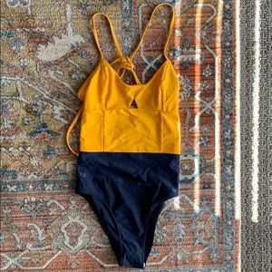 Summersalt Swan Dive swimsuit-size 4